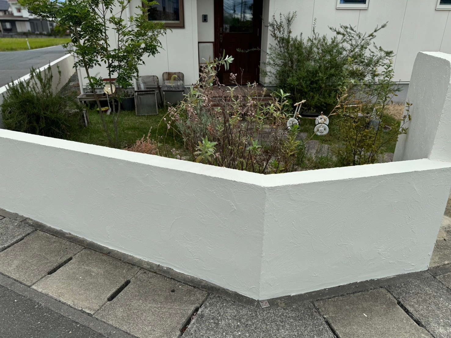 熊本市南区　当てられてえぐれてしまったモルタル塀塗装工事